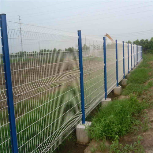 生態(tài)園護(hù)欄網(wǎng)與聲控LED旋律燈電路設(shè)計